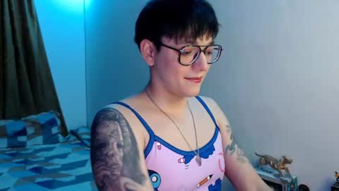 Snapshot of mitchell_reach chatting on August 7, 12:34 am mitchell_reach online show from August 7, 12:34 am