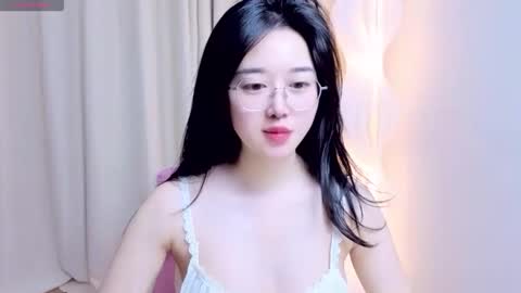 miu_999 online show from May 5, 2:08 am