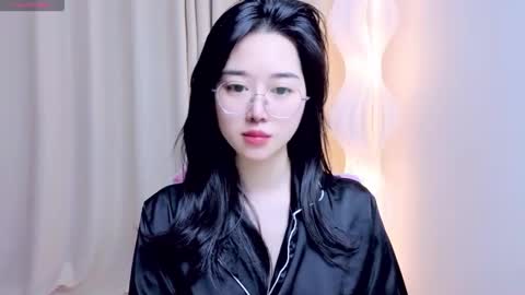 miu_999 online show from May 8, 2:06 am