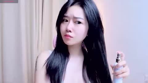 miu_999 online show from May 13, 2:20 am