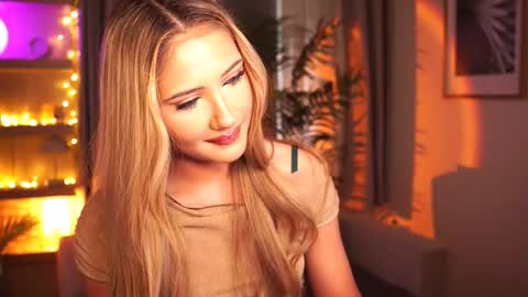 Snapshot of miumiiuu chatting on October 10, 12:37 pm Miu Meow online show from October 10, 12:37 pm