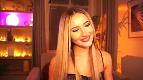 Snapshot of miumiiuu chatting on November 19, 4:18 pm Miu Meow online show from November 19, 4:18 pm