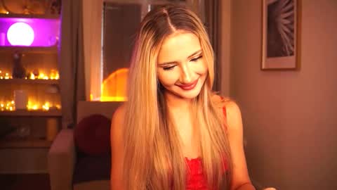 Snapshot of miumiiuu chatting on November 23, 12:38 pm Miu Meow online show from November 23, 12:38 pm