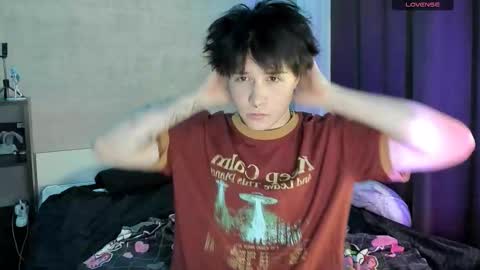 MeowMiku online show from December 17, 6:58 pm