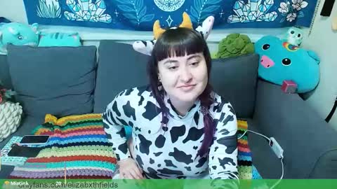 Elizabxth Fields online show from October 28, 4:20 pm