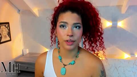 Snapshot of mizzhell_ chatting on November 10, 11:42 am mizzhell_ online show from November 10, 11:42 am