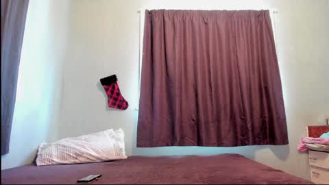 Snapshot of mizzkittay chatting on December 19, 9:49 pm MizzKittay online show from December 19, 9:49 pm