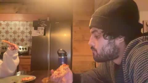 Snapshot of mjayx99 chatting on February 4, 1:56 am mjayx99 online show from February 4, 1:56 am