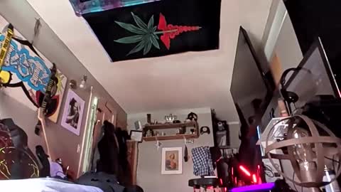 Daddy720 online show from March 7, 3:31 pm