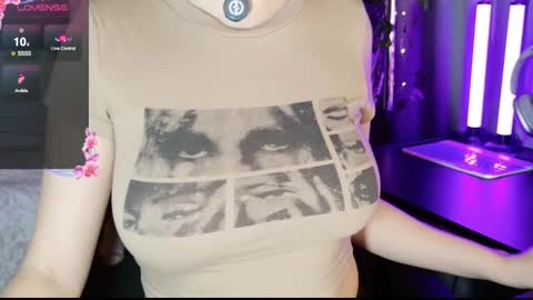 Snapshot of mmm_sweety_kitty chatting on March 2, 5:30 am mmm_sweety_kitty online show from March 2, 5:30 am