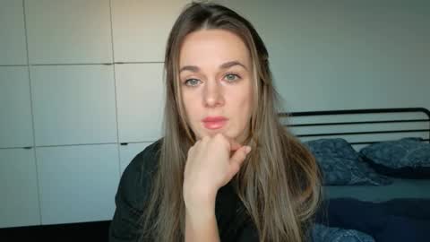 Snapshot of mmminnie chatting on December 16, 1:49 pm mmminnie online show from December 16, 1:49 pm