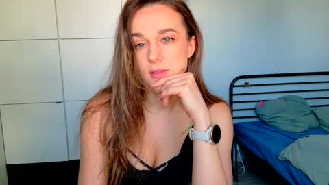 mmminnie online show from March 22, 10:51 am