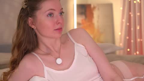 Snapshot of moan_elisa chatting on February 14, 1:24 am moan_elisa online show from February 14, 1:24 am