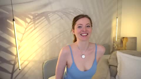 Snapshot of moan_elisa chatting on May 23, 5:12 am moan_elisa online show from May 23, 5:12 am