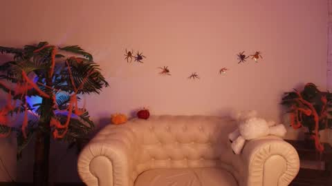 Snapshot of moana_light chatting on November 7, 2:44 am hey meet with me online show from November 7, 2:44 am