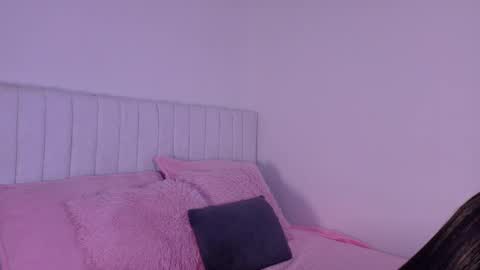 zoe ross online show from March 29, 7:03 pm