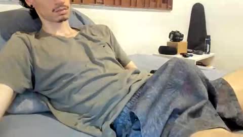 DigBreed online show from April 2, 12:30 am