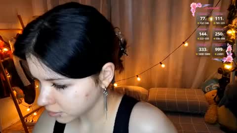 Snapshot of modestfein chatting on June 8, 1:39 am bunnymeow online show from June 8, 1:39 am