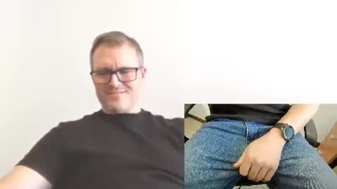 Snapshot of moe_001 chatting on September 12, 6:41 pm Moe online show from September 12, 6:41 pm