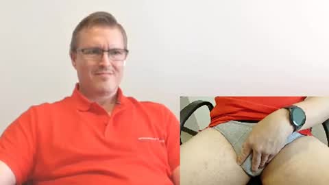 Snapshot of moe_001 chatting on October 24, 6:59 pm Moe online show from October 24, 6:59 pm