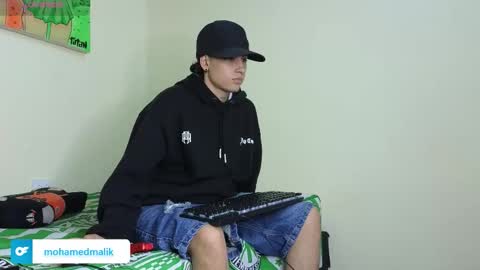 Snapshot of mohamed_malik chatting on December 4, 11:35 pm mohamed_malik online show from December 4, 11:35 pm