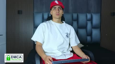 mohamed_malik online show from April 14, 11:27 am