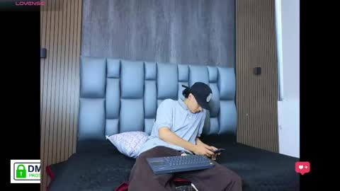 mohamed_malik online show from June 1, 2:41 pm
