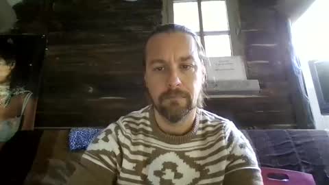 Snapshot of moi9876543210 chatting on November 13, 10:14 am Julien online show from November 13, 10:14 am