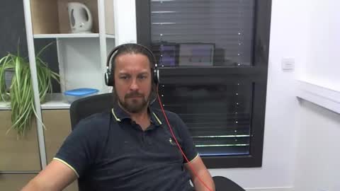 Julien online show from May 21, 2:35 pm