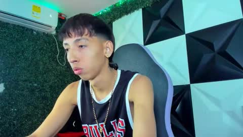 Moises online show from May 12, 2:52 am