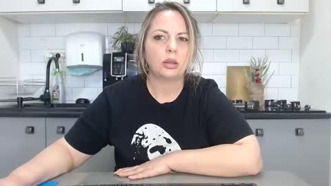 erika online show from January 7, 11:48 am