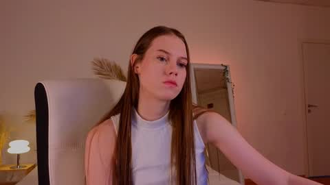 Molly online show from December 20, 12:30 am