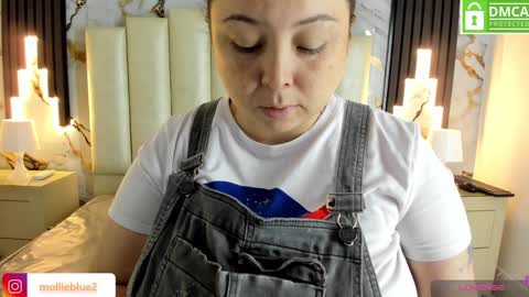 Hey Guys  Im Mollie online show from January 29, 12:13 pm