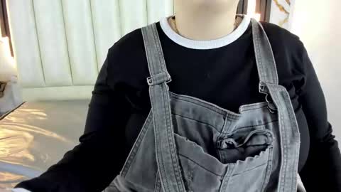 Hey Guys  Im Mollie online show from September 19, 12:28 pm