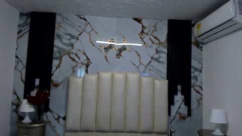 Hey Guys  Im Mollie online show from November 29, 11:57 am