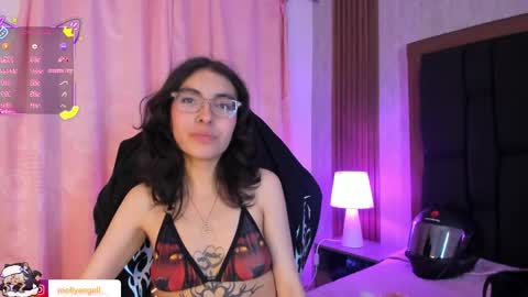 Molly online show from April 18, 7:07 pm