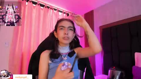 Snapshot of molly__a chatting on July 8, 4:00 pm Molly online show from July 8, 4:00 pm