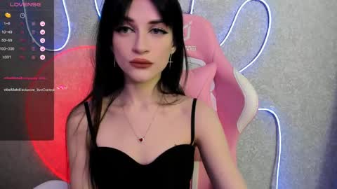 Snapshot of molly_crystall chatting on April 30, 2:40 am Molly - online show from April 30, 2:40 am