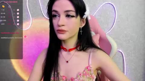 Snapshot of molly_crystall chatting on June 14, 4:14 am Molly - online show from June 14, 4:14 am