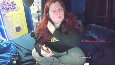 Snapshot of molly_moons chatting on January 17, 12:37 am molly_moons online show from January 17, 12:37 am