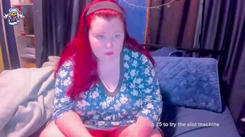 Snapshot of molly_moons chatting on February 2, 3:55 pm molly_moons online show from February 2, 3:55 pm