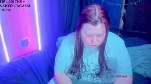 Snapshot of molly_moons chatting on February 5, 1:05 pm molly_moons online show from February 5, 1:05 pm