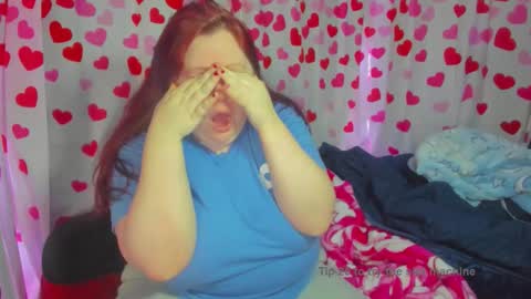 Snapshot of molly_moons chatting on February 10, 10:58 pm molly_moons online show from February 10, 10:58 pm