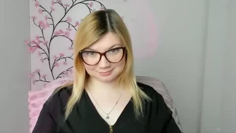 Molly online show from March 30, 11:33 am