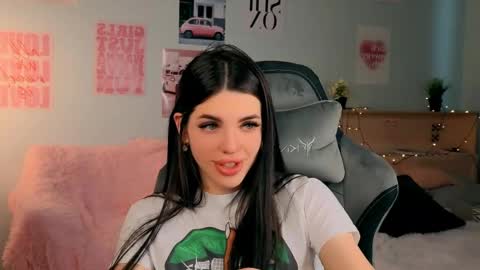 Molly online show from April 11, 7:45 am