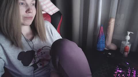 I have new photos come and see with love Molly online show from February 3, 8:13 pm