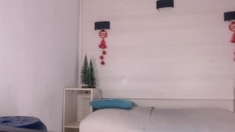 Snapshot of molly_spears chatting on December 30, 11:48 am Molly Spears online show from December 30, 11:48 am