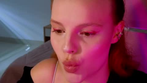 Molly online show from April 1, 5:19 am