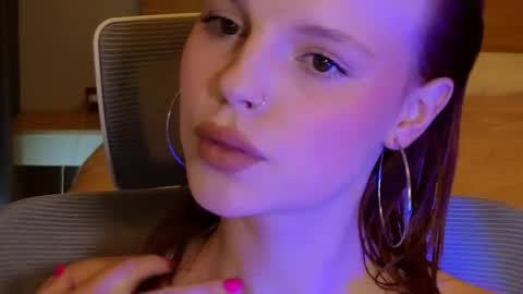 Molly online show from April 8, 7:30 am