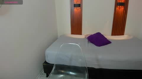 mollygray8 online show from April 2, 11:30 am